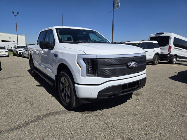 2025 Ford F-150 Lightning FLASH | MAX TOW PKG | MOBILE PWR CORD  in Cars & Trucks in Calgary - Image 3