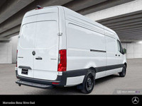 Mercedes-Benz Rive-Sud, la destination Mercedes-Benz par excellence. Bienvenue en première classe. D... (image 4)