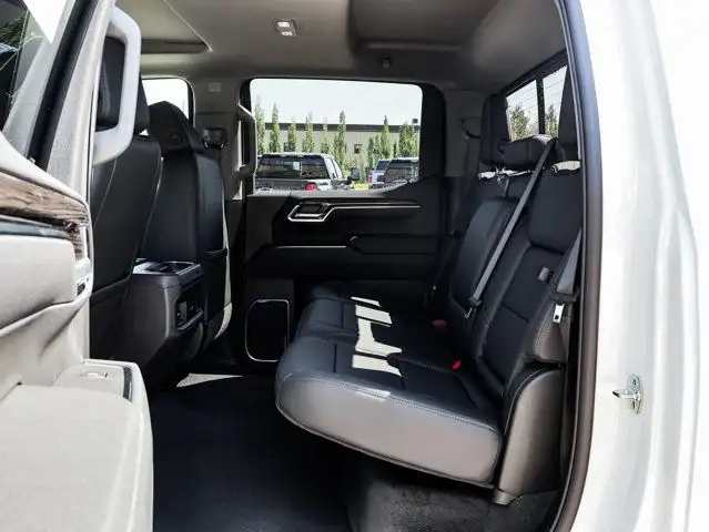 2025 Chevrolet Silverado 1500 LT Trail Boss in Cars & Trucks in Strathcona County - Image 33