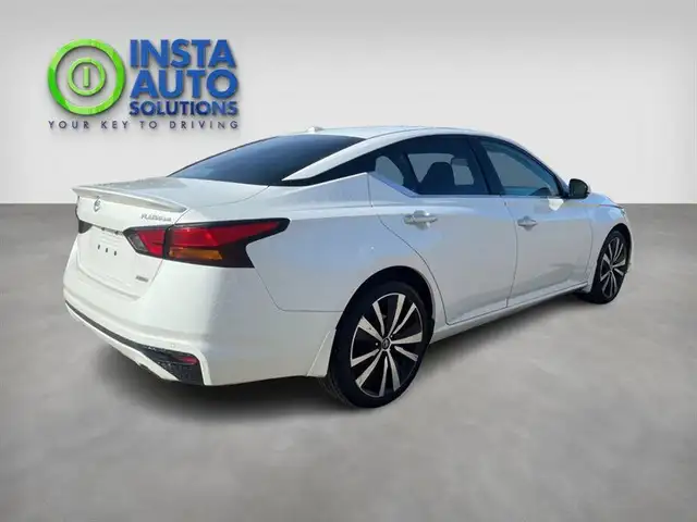 2019 Nissan Altima 2.5 Platinum AWD in Cars & Trucks in St. Albert - Image 9