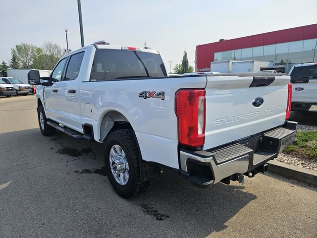2023 Ford Super Duty F-250 SRW XLT 4WD Crew Cab 6.75' Box, 7.3L  in Cars & Trucks in St. Albert - Image 3
