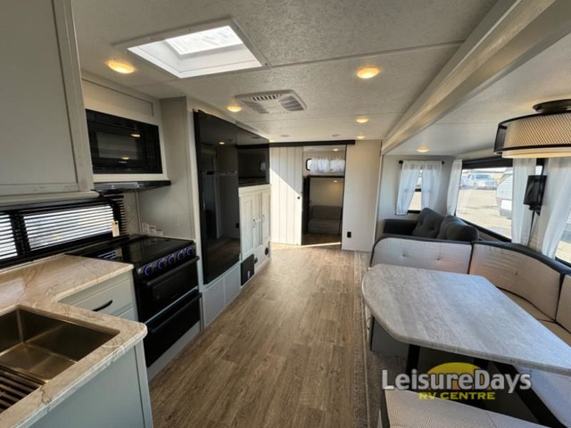 2022 Forest River RV Vibe 28BH in Travel Trailers & Campers in Truro - Image 4
