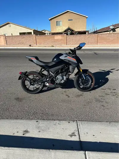 APPLY NOW: https://www.ridecollective.ca/get-pre-approved The 2023 CFMOTO 300NK is a budget-friendly...