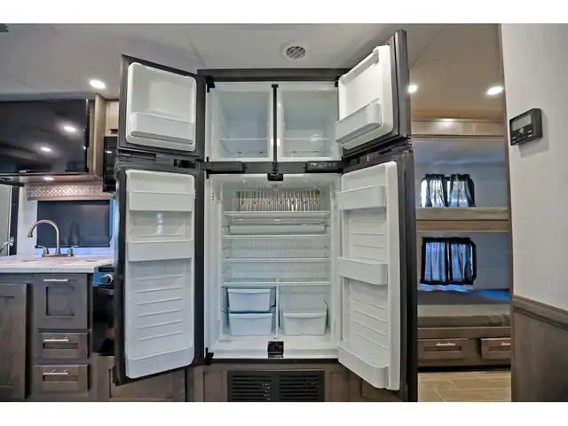 2024 Forest River Georgetown 3 Series 33B3 bunk bed 2024 Classe  in RVs & Motorhomes in Laval / North Shore - Image 14