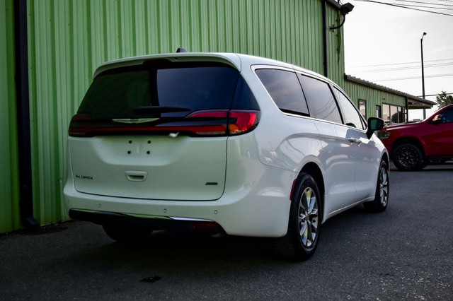 2023 Chrysler Pacifica Touring L AWD • HEATED SEATS/STEERING in Cars & Trucks in Ottawa - Image 3