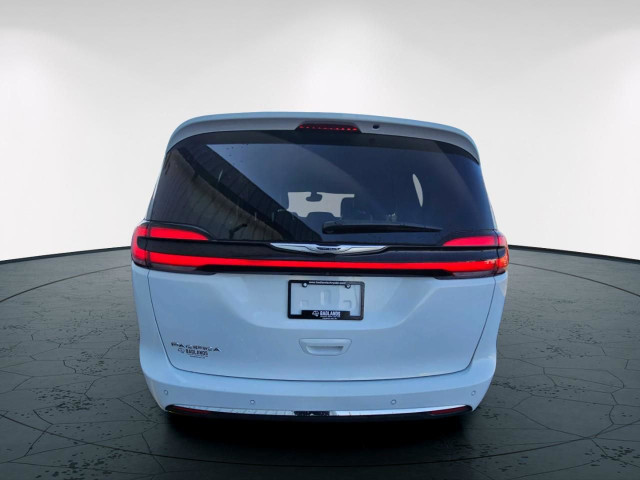 2024 Chrysler Pacifica Touring-L in Cars & Trucks in Calgary - Image 4