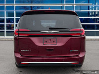 Recent Arrival! Need space for the whole family? Then check out this 2022 Pacifica Hybrid Touring-L.... (image 4)