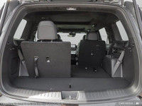 This Hyundai Santa Fe has a durable Intercooled Turbo Regular Unleaded I-4 2.5 L/152 engine powering... (image 6)