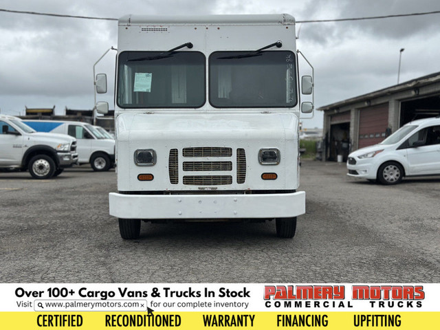 2015 Ford F-59 Commercial Stripped Chassis Step Van Gas + Shelve in Cars & Trucks in Mississauga / Peel Region - Image 3
