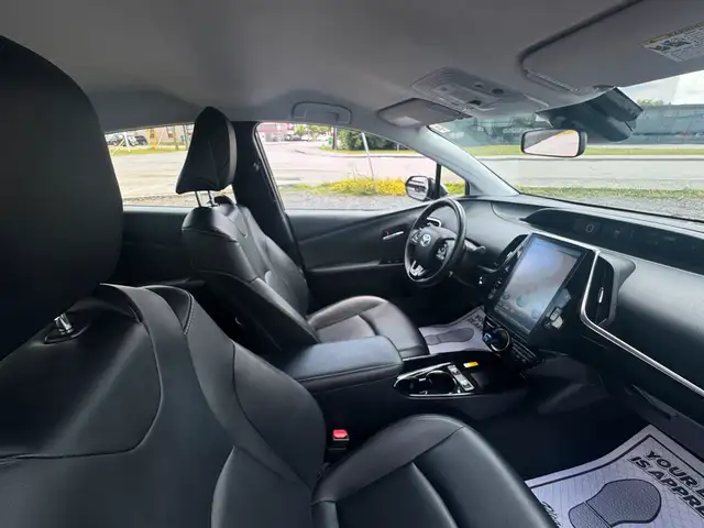 2020 Toyota Prius Prime XLE dans Autos et camions dans Ottawa - Image 38