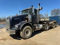 2010 Kenworth T-800 Tri Axle Roll Off Truck *FINANCING AVAILABLE