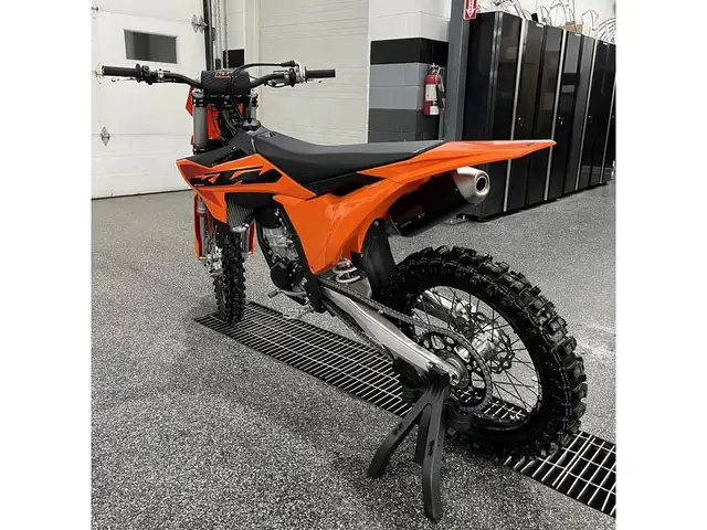 2025 KTM 450 SX-F in Dirt Bikes & Motocross in Granby - Image 5