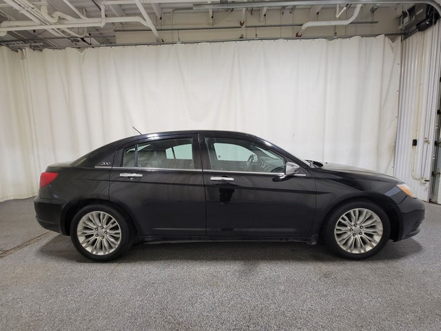  2014 Chrysler 200 | LEATHER | BLUETOOTH READY | in Cars & Trucks in Regina - Image 4