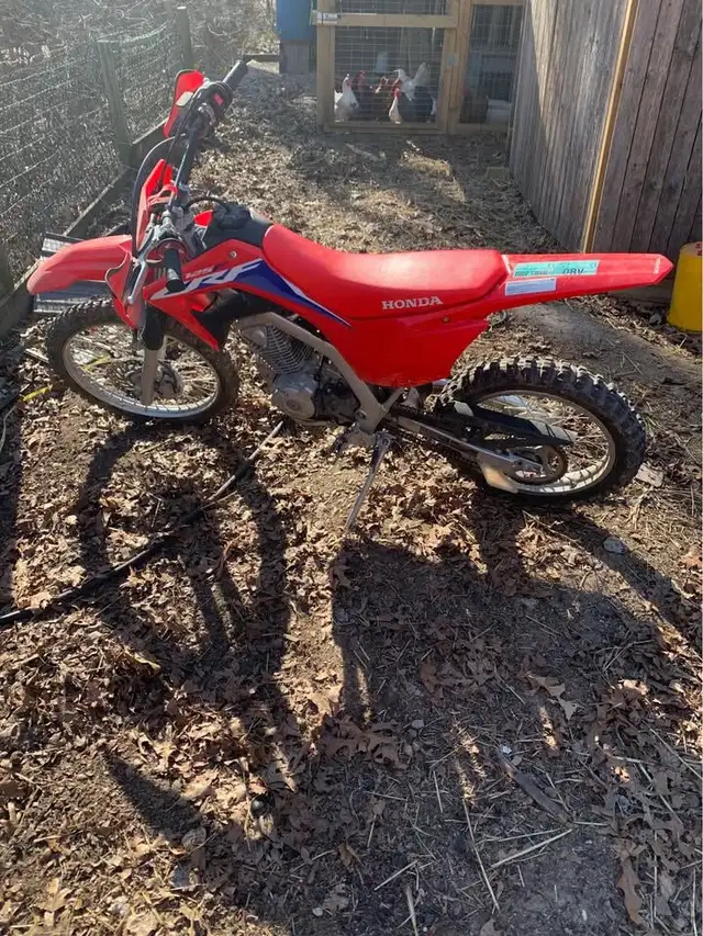2021 HONDA CRF125F-RED! in Dirt Bikes & Motocross in Edmonton - Image 4