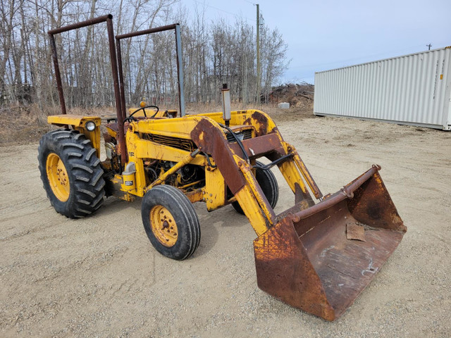 Massey Ferguson Industrial 2WD Loader Tractor MF32 in Farming Equipment in Regina - Image 2