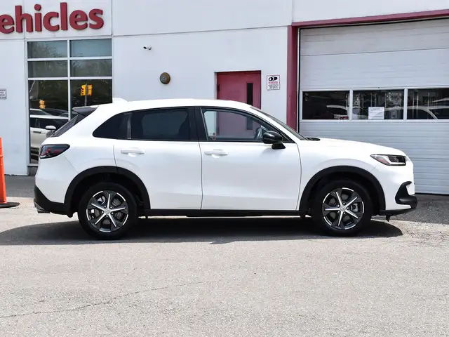 2025 Honda HR-V Sport CARPLAY | DUAL CLIMATE CONTROL | MOONROOF in Cars & Trucks in City of Toronto - Image 5