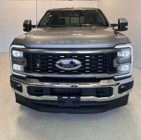 2023 Ford Super Duty F-350 DRW LARIAT | REMOTE VEHICLE START in Cars & Trucks in Regina - Image 3