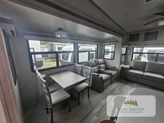 2022 Forest River RV Rockwood Ultra Lite 2893BS in Travel Trailers & Campers in Cape Breton - Image 3