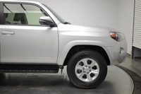 TOW HITCH, KEYLESS START, HEATED STEERING WHEEL, 3RD ROW SEAT, REMOTE ENGINE START, SUN/MOONROOF, BL... (image 2)