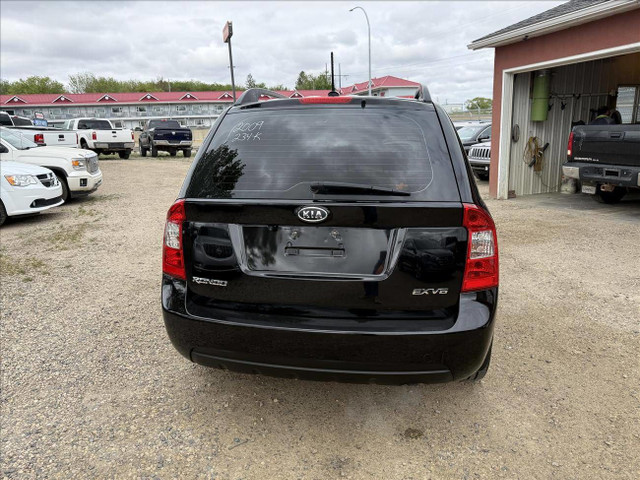 2009 Kia Rondo EX V6 in Cars & Trucks in Saskatoon - Image 4