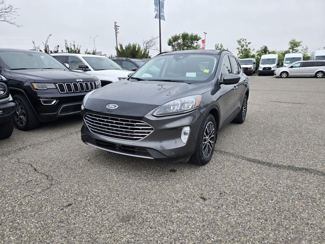 2022 Ford Escape TITANIUM HYBRID | ELITE PKG | MOONROOF in Cars & Trucks in Calgary - Image 3