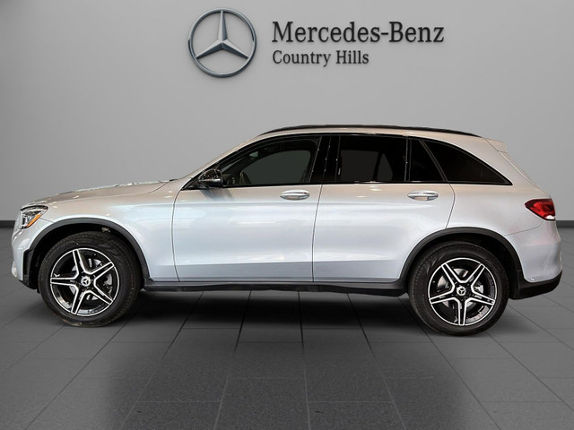 2022 Mercedes-Benz GLC300 4MATIC SUV in Cars & Trucks in Calgary - Image 2