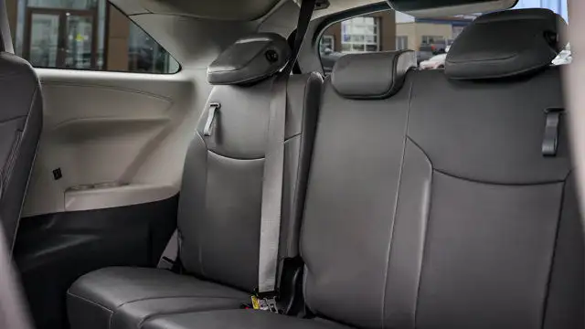 2023 Toyota Sienna XLE8-PASS | Leather | Sunroof | Heated Seats dans Autos et camions dans Guelph - Image 13