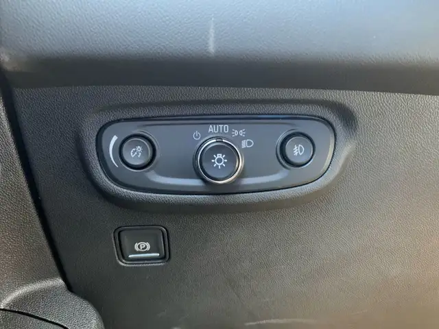 2021 GMC Terrain SLT in Cars & Trucks in Medicine Hat - Image 19