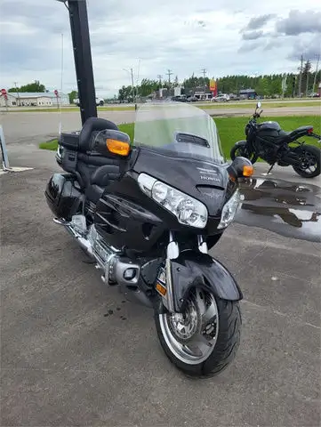 2010 HONDA GL1800ADA GOLDWING BLACK Financing and Accessories Available! Call Kirk or Brad 204-857-5...