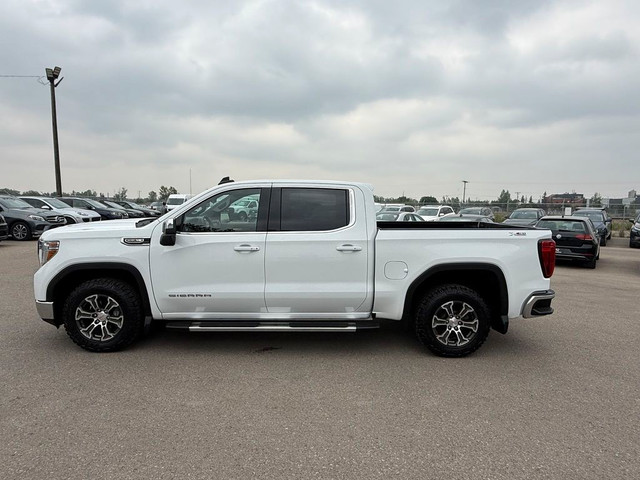 2022 GMC Sierra 1500 Limited 4WD Crew Cab 147 SLE HAIL SPECIAL in Cars & Trucks in Calgary - Image 4