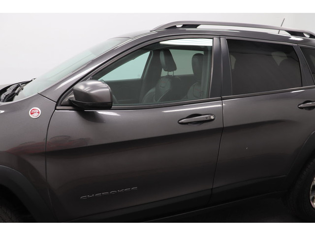 2019 Jeep Cherokee TRAILHAWK ELITE 4WD, CUIR, TOIT OUVRANT PANO in Cars & Trucks in Longueuil / South Shore - Image 3
