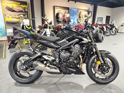 STREET TRIPLE 765 RSClass-leading power, the highest ever specification of brakes and technology, pl...