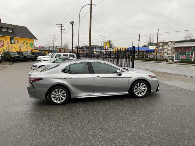  2023 Toyota Camry SE in Cars & Trucks in Delta/Surrey/Langley - Image 3
