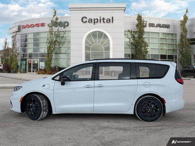  2024 Chrysler Pacifica Hybrid Premium Call Bernie 780-938-1230 in Cars & Trucks in Edmonton - Image 2