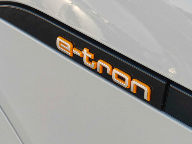 2019 Audi e-tron 55 Progressiv in Cars & Trucks in Ottawa - Image 2