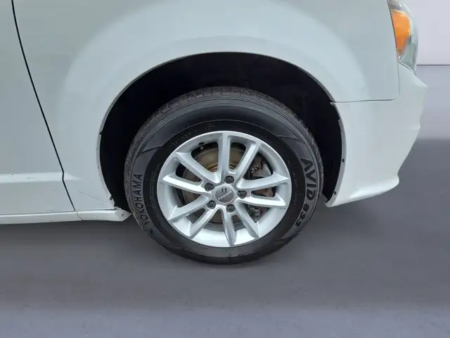 2020 Dodge Grand Caravan SXT in Cars & Trucks in Ottawa - Image 10