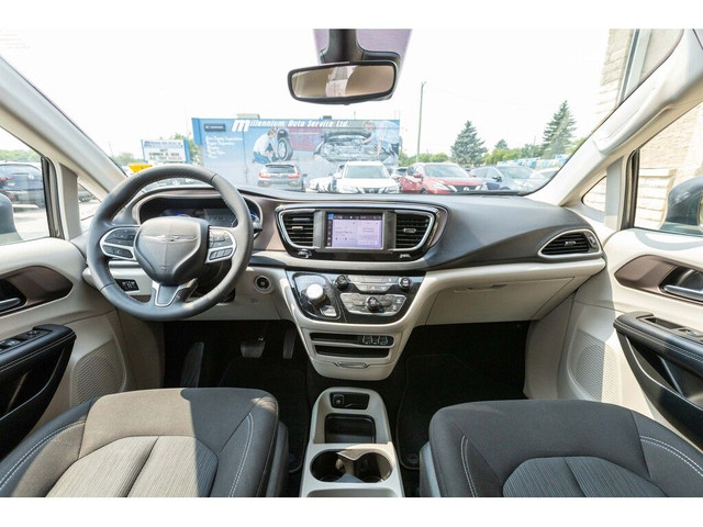 2023 Chrysler Grand Caravan SXT | HEATED SEATS/WHEEL | CARPLAY | in Cars & Trucks in Winnipeg - Image 3