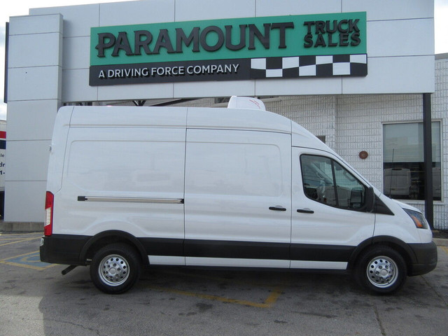 2022 Ford Transit T-250 AWD EXT CARGO VAN WITH NEW REEFER SYSTEM in Cars & Trucks in Oakville / Halton Region - Image 2