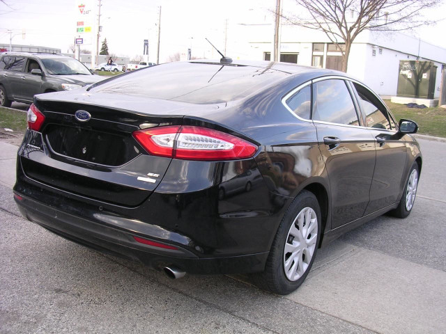  2016 Ford Fusion SE in Cars & Trucks in City of Toronto - Image 3