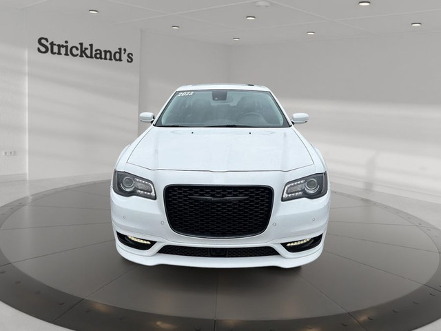 2023 CHRYSLER 300 TOURING L AWD in Cars & Trucks in Stratford - Image 3