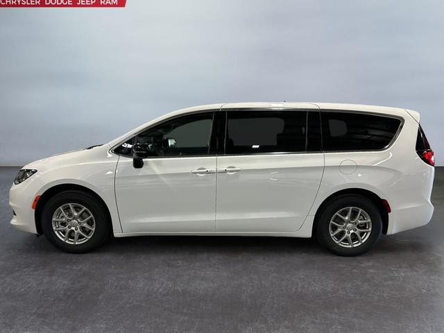 2025 Chrysler Grand Caravan SXT - Heated Seats in Cars & Trucks in Lethbridge - Image 2