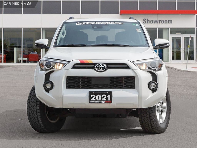 2021 Toyota 4Runner CLEAN CARFAX - SR5 - WELL MAINTAINED - RU... in Cars & Trucks in London - Image 2