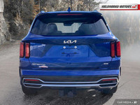Generic Sun/Moonroof,Tires - Rear Performance,Power Steering,Brake Assist,4-Wheel Disc Brakes,Panora... (image 3)