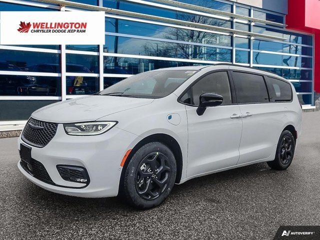2024 Chrysler Pacifica Plug-In Hybrid Premium S Appearance in Cars & Trucks in Guelph
