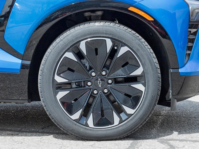 2025 Chevrolet Blazer EV RS AWD- Panoramic Sunroof in Cars & Trucks in Markham / York Region - Image 4