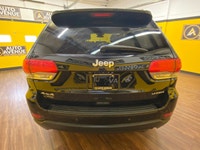 THE 2018 JEEP GRAND CHEROKEE LAREDO COMBINES RUGGED CAPABILITY WITH COMFORTABLE LUXURY. THIS SUV OFF... (image 3)