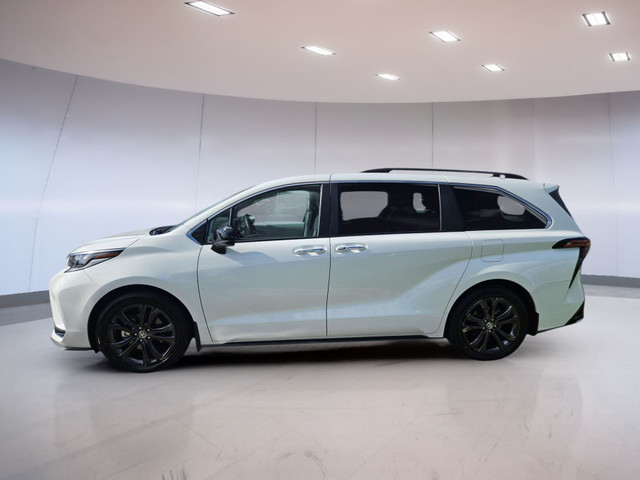 Toyota Sienna XSE 2022 in Cars & Trucks in Medicine Hat - Image 2