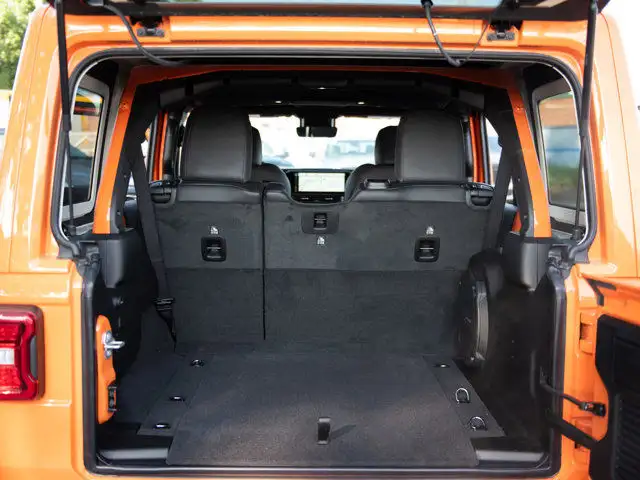 2025 Jeep Wrangler Sahara in Cars & Trucks in Calgary - Image 22
