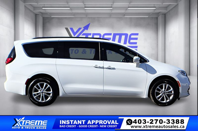 2022 Chrysler Pacifica Touring L AWD - NO FEES! HAIL SALE! in Cars & Trucks in Calgary - Image 4