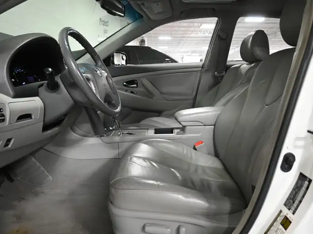 2008 Toyota Camry Hybrid Leather Heated Seats Sunroof Push Butto in Cars & Trucks in Mississauga / Peel Region - Image 23